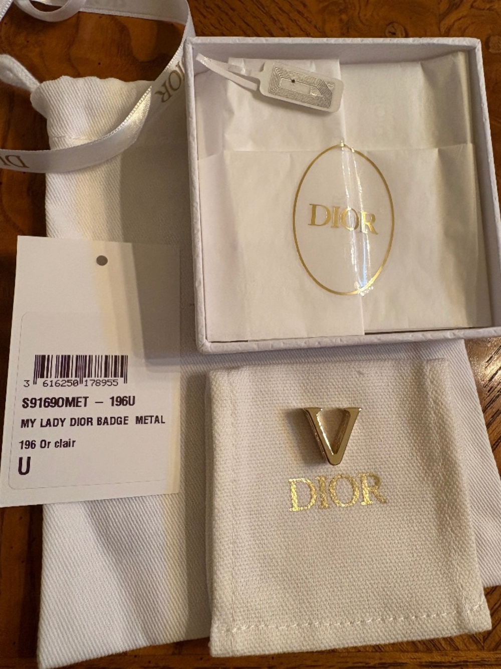 DIOR - AUTHENTIC MY ABC DIOR LADY DIOR BAG STRAP BADGE -Letter V